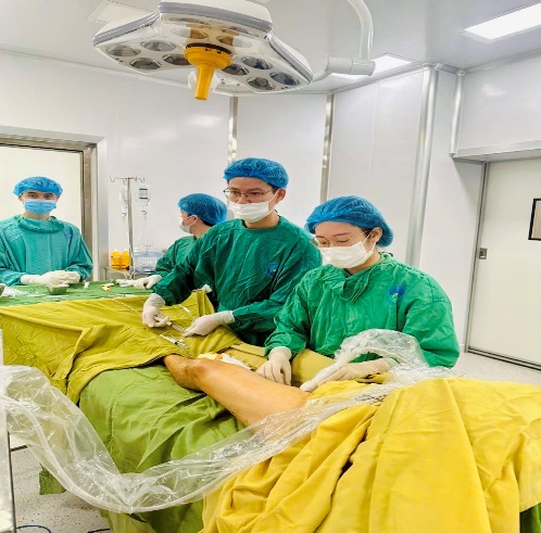 Bệnh viện Đa khoa Hải Dương triển khai kỹ thuật mới điều trị suy tĩnh mạch, người bệnh được xuất viện ngay trong ngày